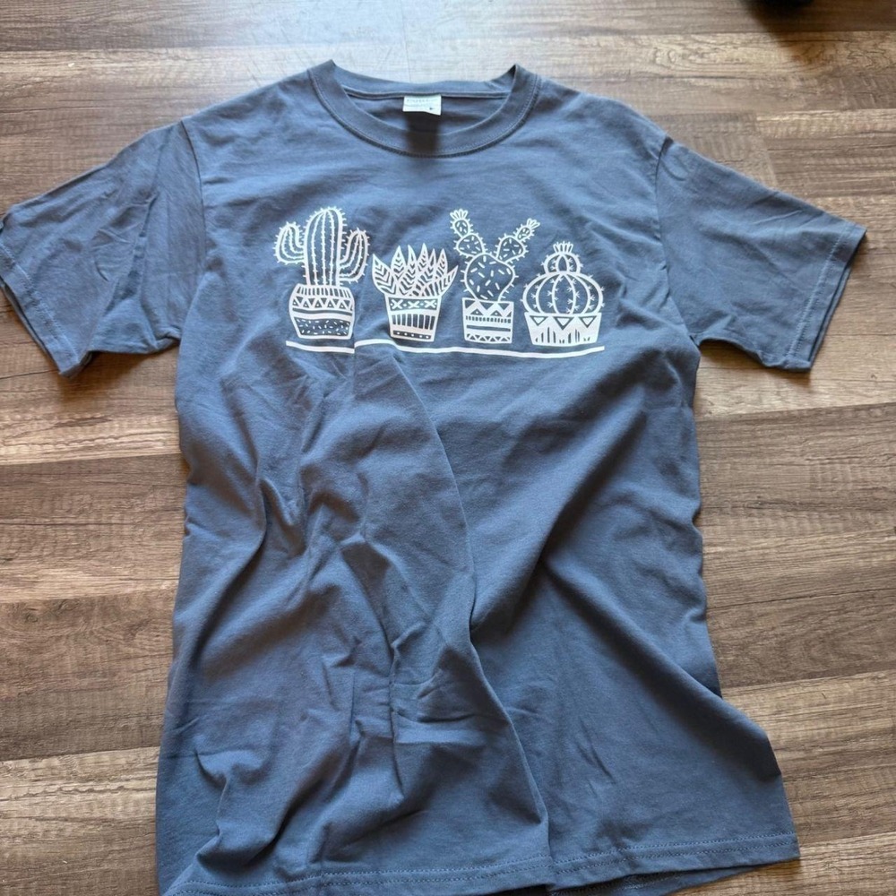 Cactus Graphic T-Shirt Gray Small Port & Company 100% Cotton